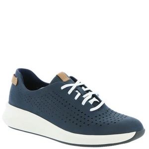 NEW NWT Clark’s Nubuck Leather Shoes. Navy. 9 1/2 W.